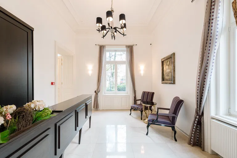 Hlboká cesta, Staré Mesto - Bratislava I | Prenájom, Byt, 4-izbový, 132 m²