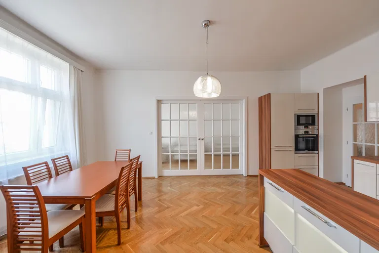 Jugoslávských partyzánů, Bubeneč - Praha 6 | Prenájom, Byt, 4-izbový, 147 m²