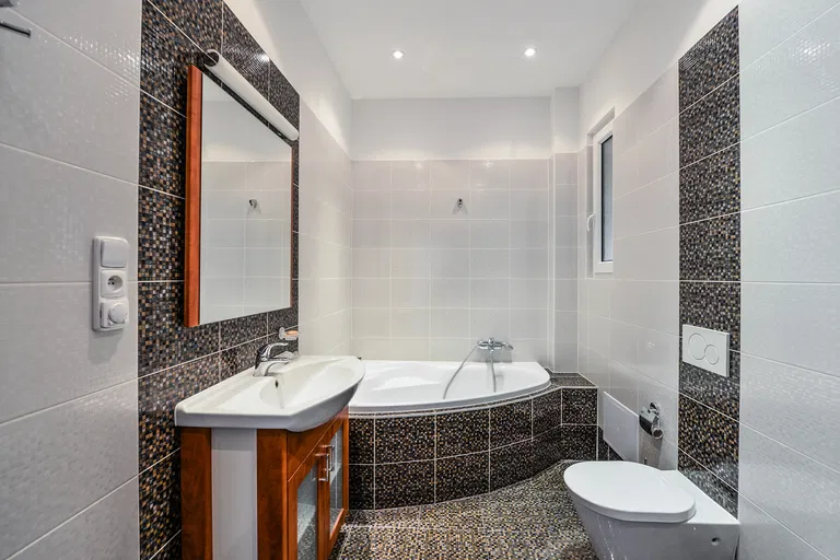 Jugoslávských partyzánů, Bubeneč - Praha 6 | Prenájom, Byt, 4-izbový, 147 m²
