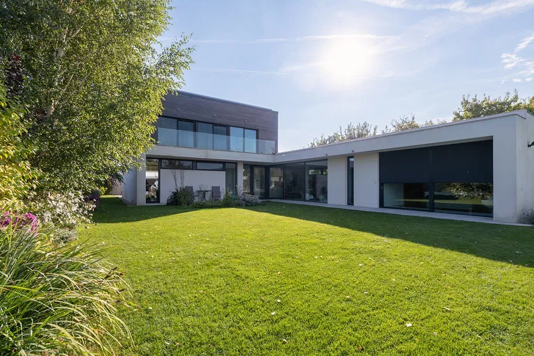 Uzavřená - Brno-venkov | Predaj, Rodinný dom, 5-izbový, 248 m²