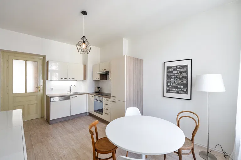 Řipská, Vinohrady - Praha 10 | Prenájom, Byt, 2-izbový, 79 m²