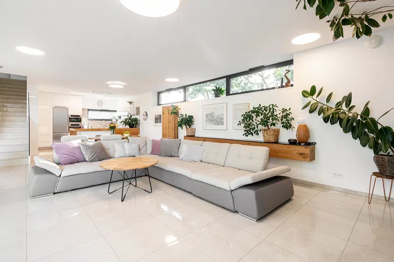 Uzavřená - Brno-venkov | Predaj, Rodinný dom, 5-izbový, 248 m²