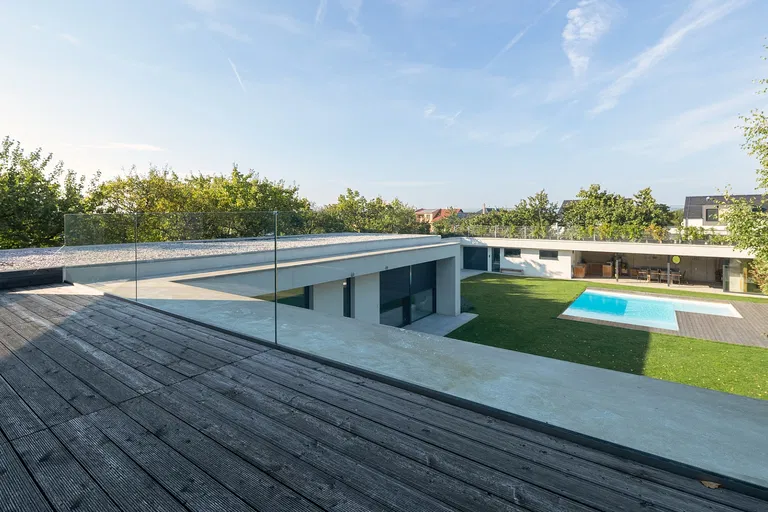 Uzavřená - Brno-venkov | Predaj, Rodinný dom, 5-izbový, 248 m²