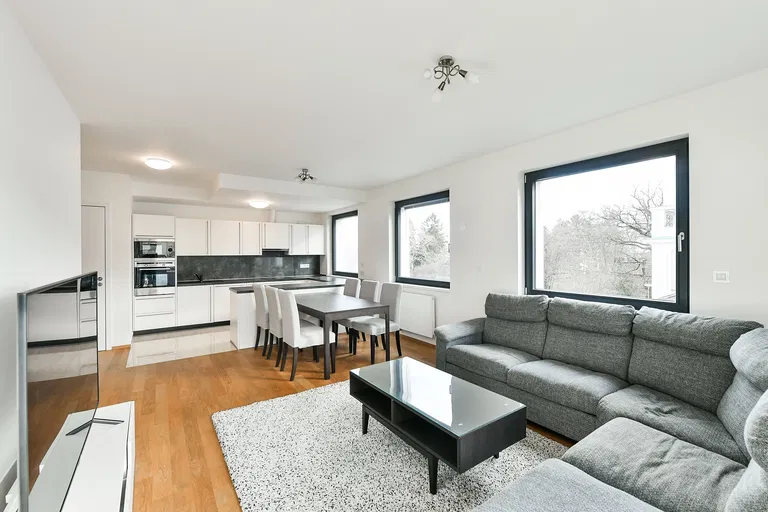 Pod Dvorem, Veleslavín - Praha 6 | Prenájom, Byt, 4-izbový, 116 m²