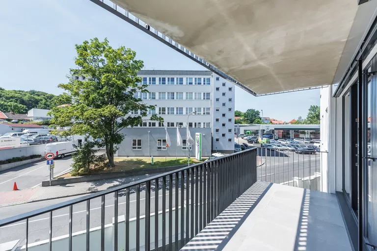 Pod Dvorem, Veleslavín - Praha 6 | Prenájom, Byt, 4-izbový, 116 m²