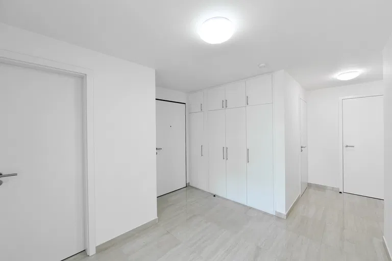 Pod Dvorem, Veleslavín - Praha 6 | Prenájom, Byt, 4-izbový, 116 m²