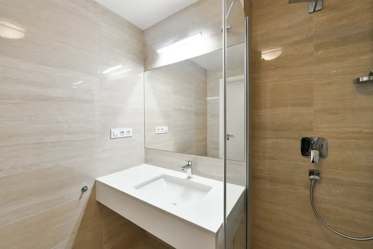 Pod Dvorem, Veleslavín - Praha 6 | Prenájom, Byt, 4-izbový, 116 m²