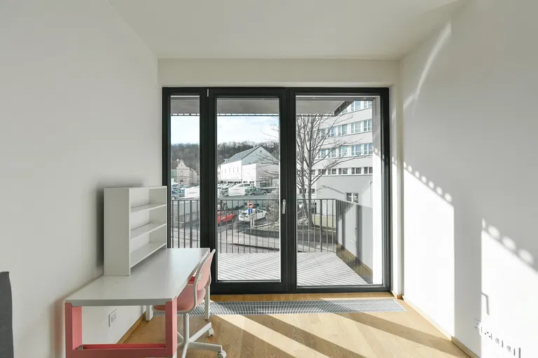 Pod Dvorem, Veleslavín - Praha 6 | Prenájom, Byt, 4-izbový, 116 m²