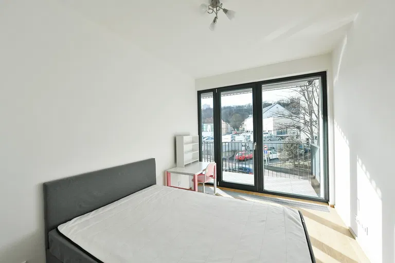 Pod Dvorem, Veleslavín - Praha 6 | Prenájom, Byt, 4-izbový, 116 m²