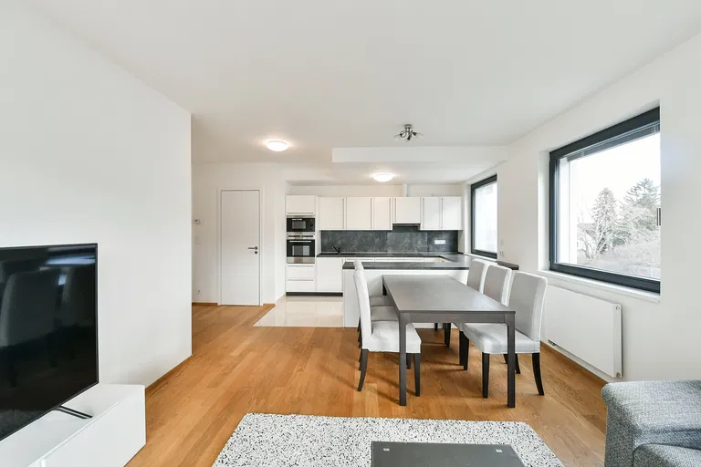 Pod Dvorem, Veleslavín - Praha 6 | Prenájom, Byt, 4-izbový, 116 m²