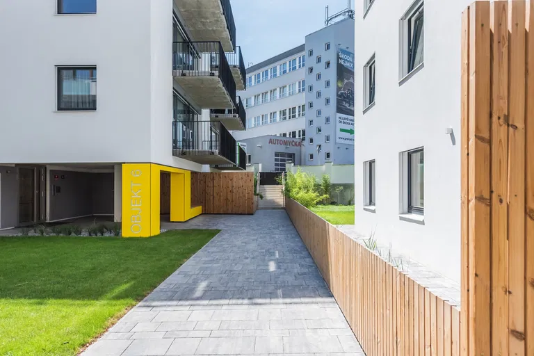 Pod Dvorem, Veleslavín - Praha 6 | Prenájom, Byt, 4-izbový, 116 m²