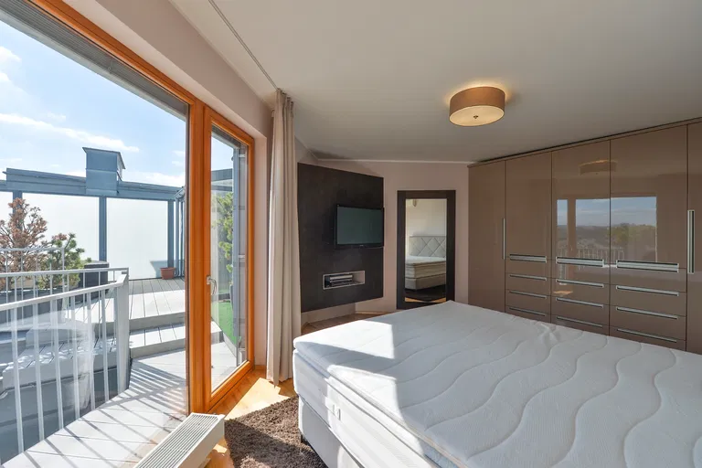 Krumlovská, Michle - Praha 4 | Prenájom, Byt, 3-izbový, 195 m²