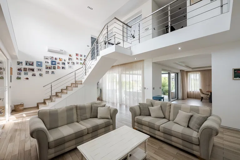 Muchomůrková, Pitkovice - Prague 10 | Sale, House, Four-bedroom (5+kk), 273 m²