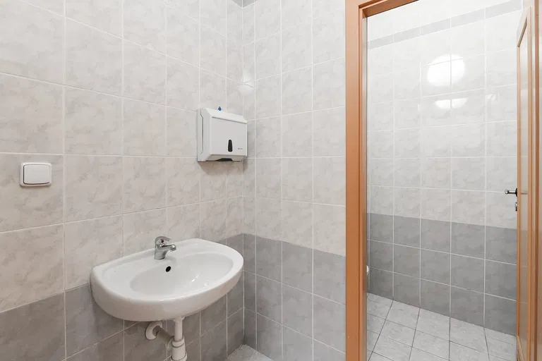 Sokolovská, Vysočany - Praha 9 | Predaj, Obchodný priestor, 340 m²