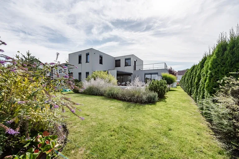 Muchomůrková, Pitkovice - Prague 10 | Sale, House, Four-bedroom (5+kk), 273 m²