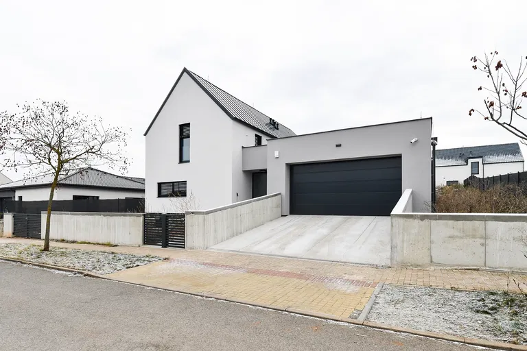 V Hlinkách, Vysoký Újezd - Praha-západ | Sale, House, Four-bedroom (5+kk), 254 m²