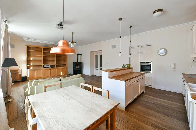 Eliášova, Bubeneč - Praha 6 | Prenájom, Byt, 3-izbový, 135 m²