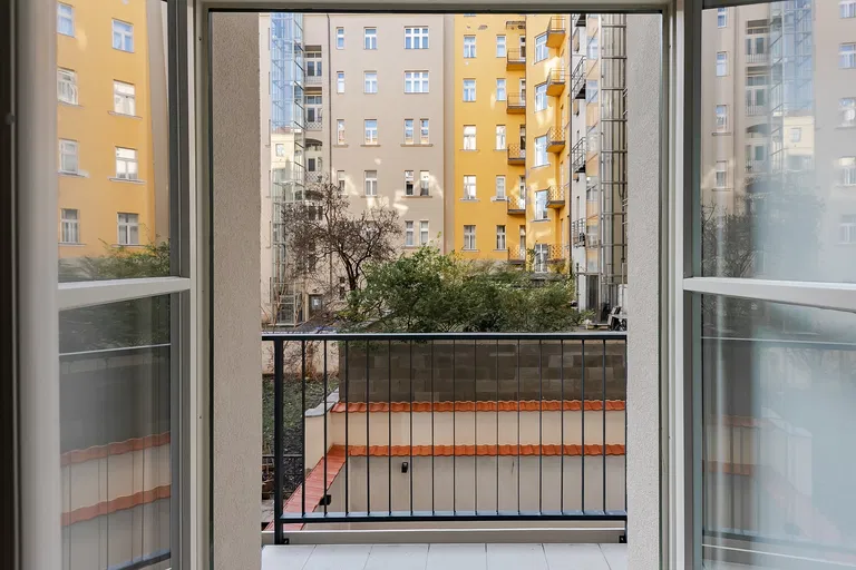 Mánesova, Vinohrady - Prague 2 | Sale, Apartment, One-bedroom (2+kk), 66 m²