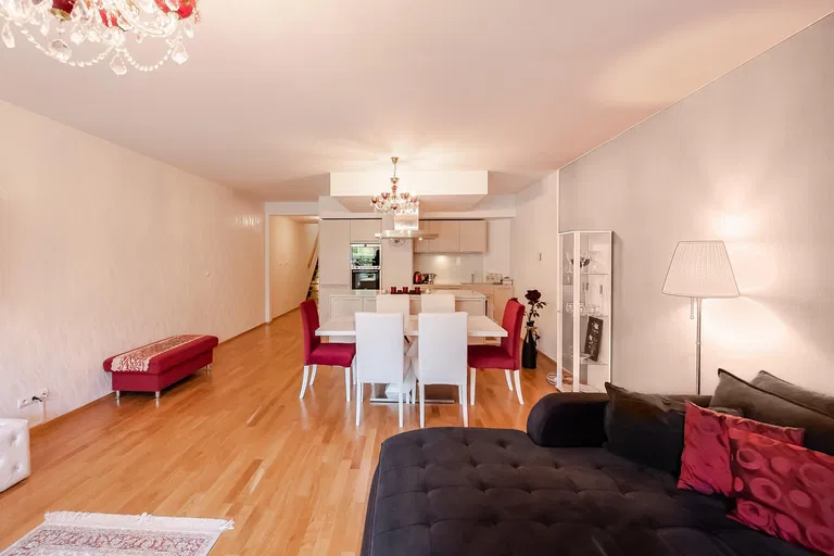 Pitterova, Žižkov - Prague 3 | Sale, Apartment, Two-bedroom (3+kk), 152 m²