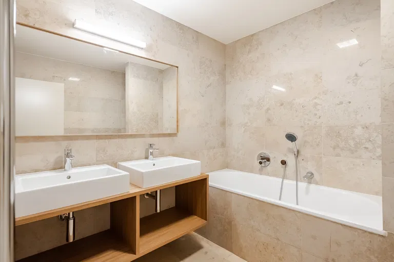Mezilehlá, Hrdlořezy - Praha 9 | Predaj, Byt, 4-izbový, 155 m²