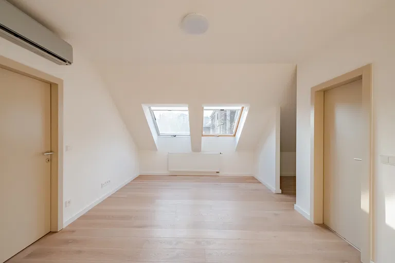 Mezilehlá, Hrdlořezy - Praha 9 | Predaj, Byt, 4-izbový, 155 m²
