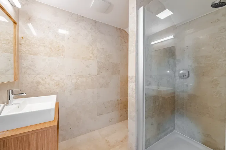 Mezilehlá, Hrdlořezy - Praha 9 | Predaj, Byt, 4-izbový, 155 m²