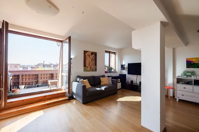 Jankovcova, Holešovice - Prague 7 | Sale, Apartment, One-bedroom (2+kk), 74 m²
