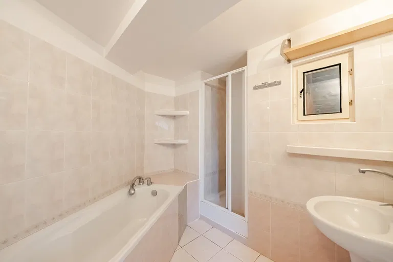 Jankovcova, Holešovice - Prague 7 | Sale, Apartment, One-bedroom (2+kk), 74 m²