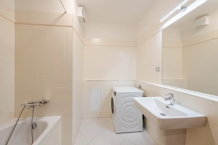 Honzíkova, Dolní Měcholupy - Prague 10 | Sale, Apartment, Two-bedroom (3+kk), 131 m²