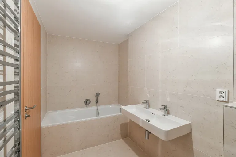 5. máje, Motol - Prague 5 | Sale, Apartment, Three-bedroom (4+kk), 154 m²