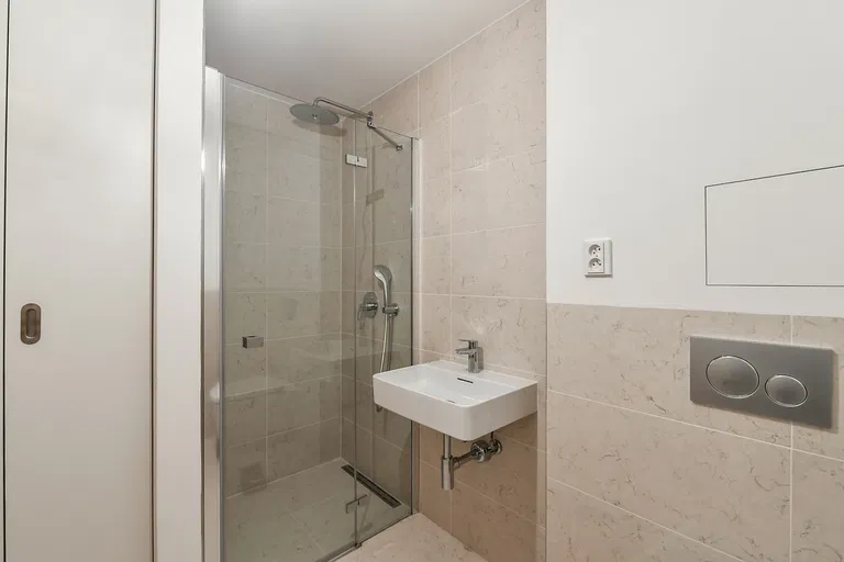 5. máje, Motol - Prague 5 | Sale, Apartment, Three-bedroom (4+kk), 154 m²