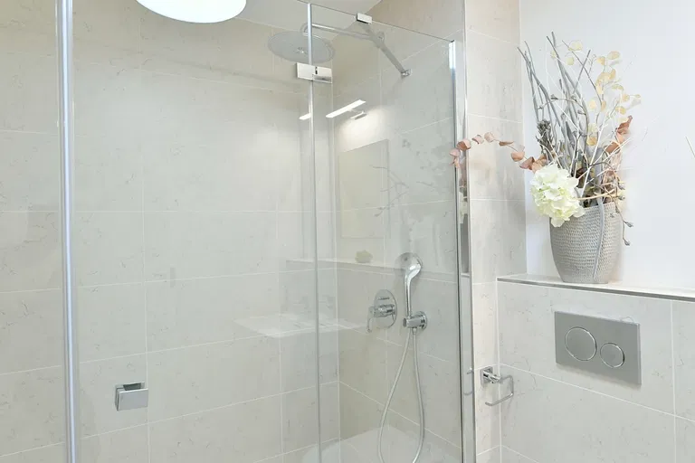 5. máje, Motol - Prague 5 | Sale, Apartment, Three-bedroom (4+kk), 180 m²