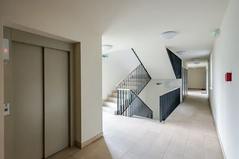 Mrštíkova, Strašnice - Prague 10 | Sale, Apartment, Three-bedroom (4+kk), 99 m²
