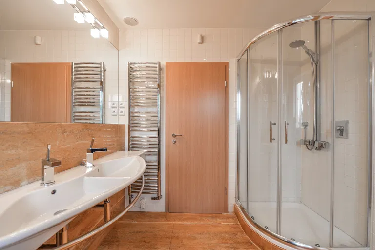 Farní, Střešovice - Praha 6 | Prenájom, Byt, 5-izbový, 178 m²