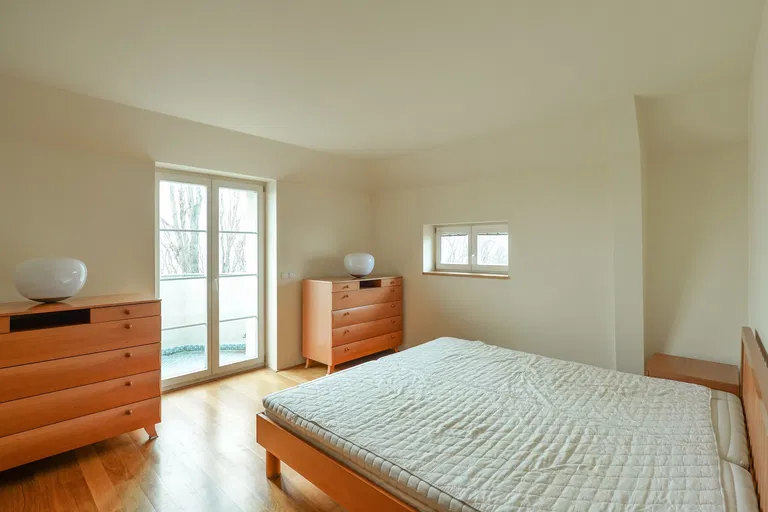 Farní, Střešovice - Praha 6 | Prenájom, Byt, 5-izbový, 178 m²