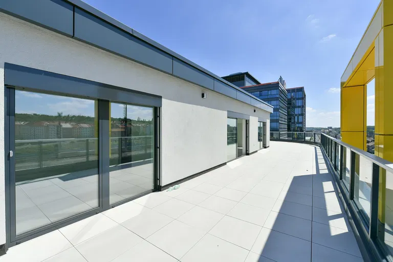 Kurta Konráda, Libeň - Prague 9 | Sale, Apartment, Three-bedroom (4+kk), 263 m²