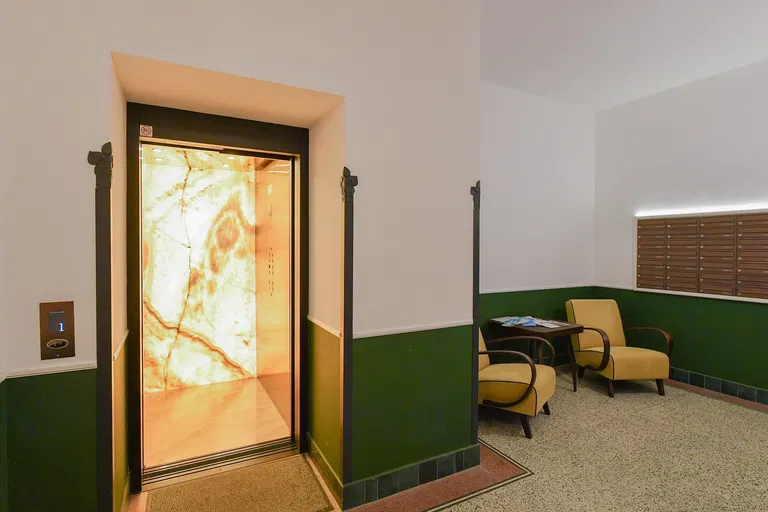 Mánesova, Vinohrady - Prague 2 | Sale, Apartment, One-bedroom (2+kk), 73 m²