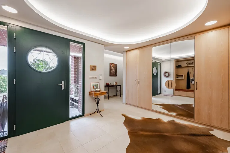 Pod Penzionátem, Dobřichovice - Praha-západ | Sale, House, Six-bedroom (7+kk), 557 m²