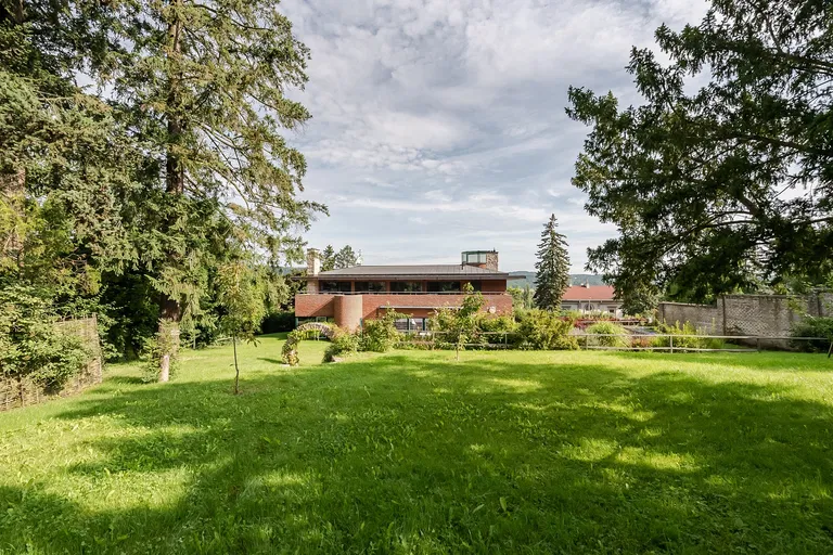 Pod Penzionátem, Dobřichovice - Praha-západ | Sale, House, Six-bedroom (7+kk), 557 m²