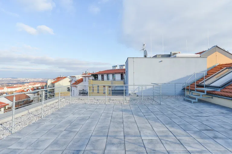 Za Strahovem, Břevnov - Praha 6 | Prenájom, Byt, 3-izbový, 189 m²