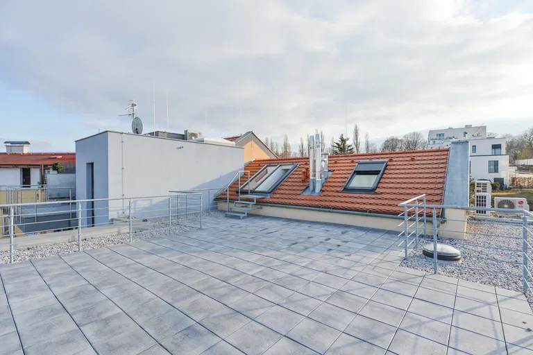 Za Strahovem, Břevnov - Praha 6 | Prenájom, Byt, 3-izbový, 189 m²