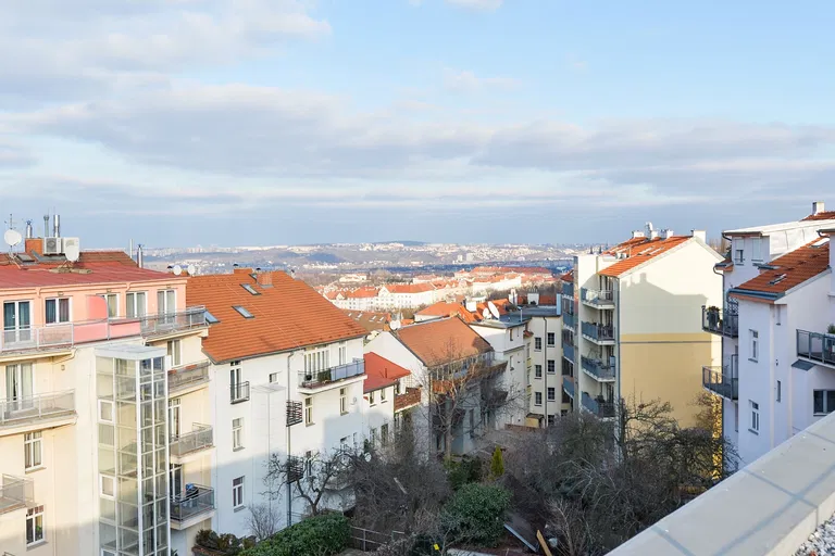 Za Strahovem, Břevnov - Praha 6 | Prenájom, Byt, 3-izbový, 189 m²