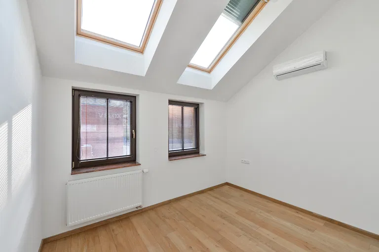 Za Strahovem, Břevnov - Praha 6 | Prenájom, Byt, 3-izbový, 189 m²
