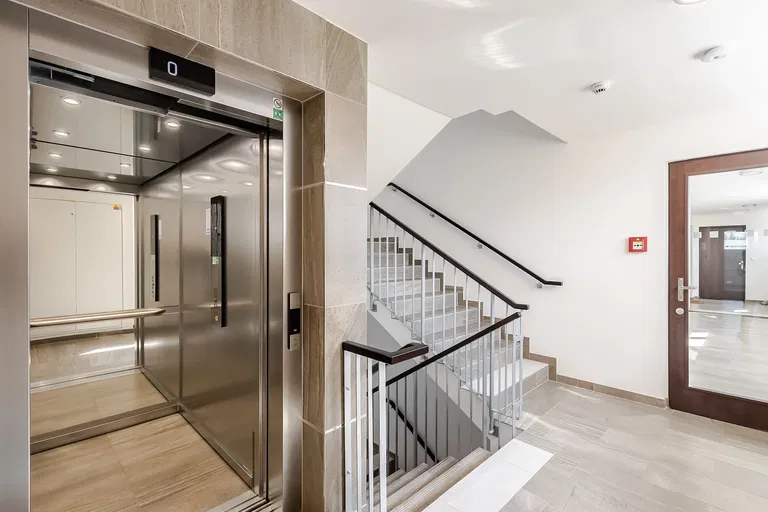 Mantovská, Horní Měcholupy - Prague 10 | Sale, Apartment, Studio (1+kk), 35 m²