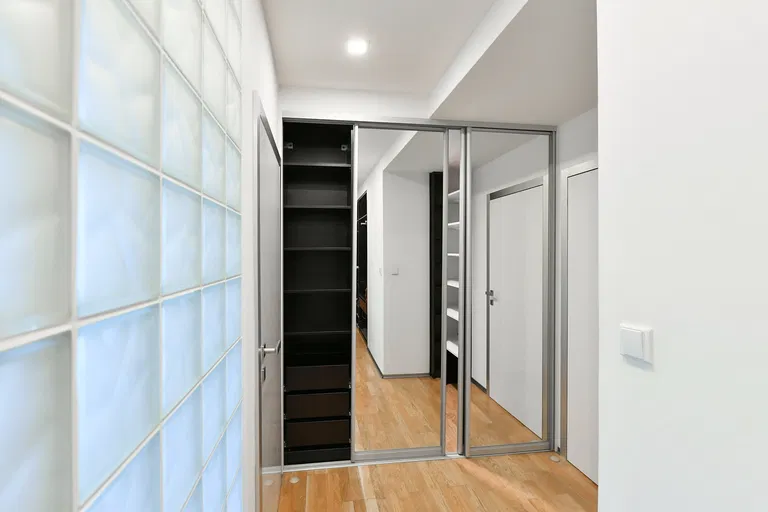 Kubánské náměstí, Vršovice - Praha 10 | Predaj, Byt, 2-izbový, 56 m²