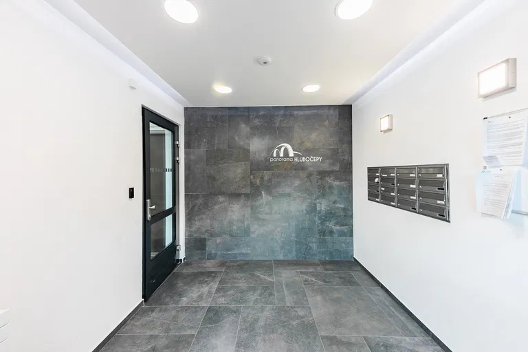 Pražského, Hlubočepy - Prague 5 | Sale, Apartment, One-bedroom (2+kk), 66 m²