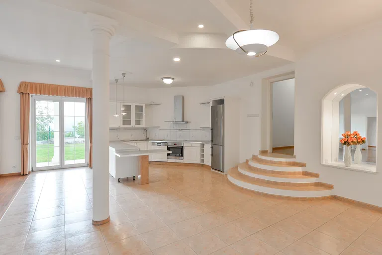 Jasná I, Braník - Praha 4 | Prenájom, Byt, 5-izbový, 260 m²