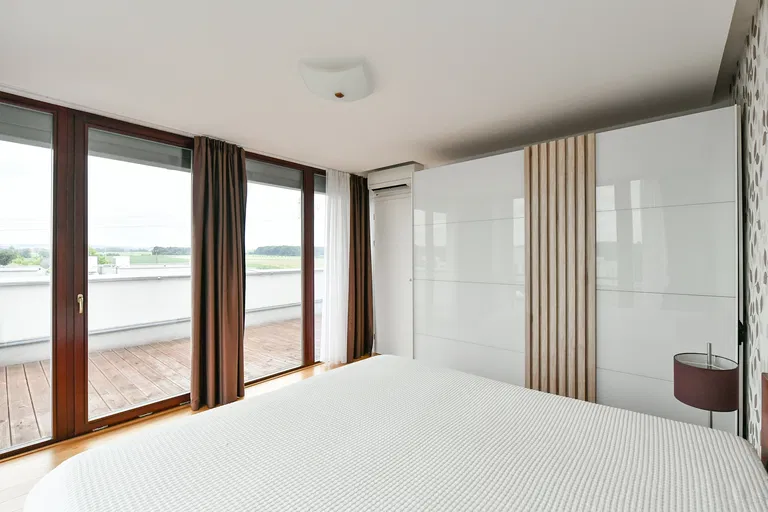 Jenská, Benice - Praha 10 | Predaj, Rodinný dom, 5-izbový, 252 m²