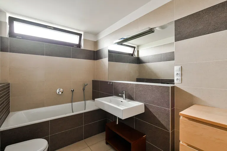 Jenská, Benice - Praha 10 | Predaj, Rodinný dom, 5-izbový, 252 m²