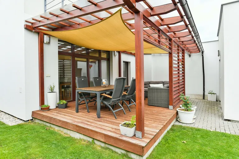 Jenská, Benice - Praha 10 | Predaj, Rodinný dom, 5-izbový, 252 m²